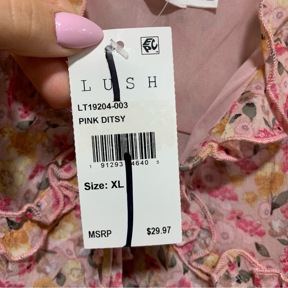 Lush Pink Ditsy Flower Top with Ties in the Front - Size XL - Picture 5 of 6